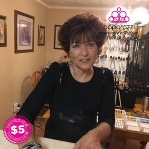 Meet your Posher, Carolyn